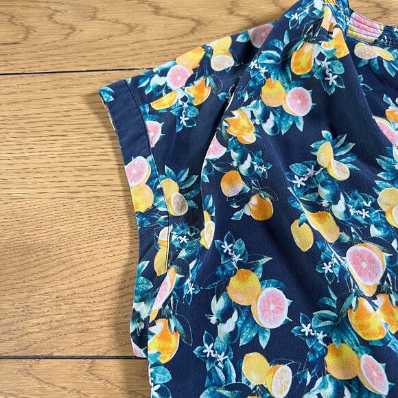 Banana Republic Womens‎ Lemon Print Washable Silk Top Size M Whimsical Work - Picture 4 of 6